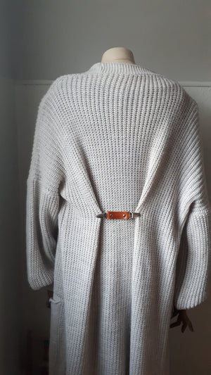 Stijlvolle Leren Cardigan Clips – Praktisch & Elegant